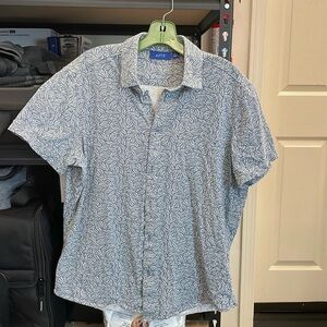 Apt. 9 men’s medium short sleeve button up shirt